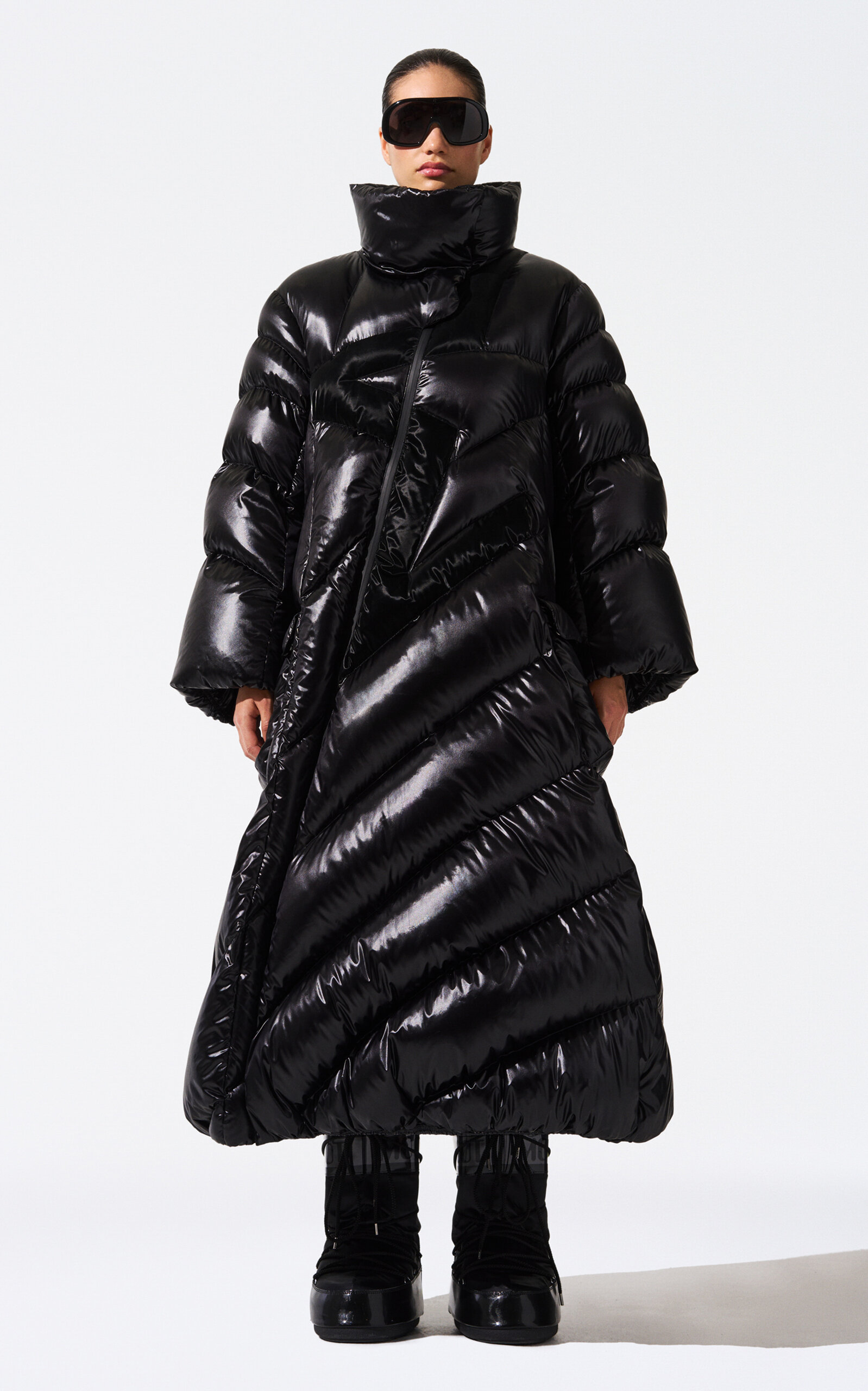 Perfect Moment Ariel Maxi Coat Xl In Black