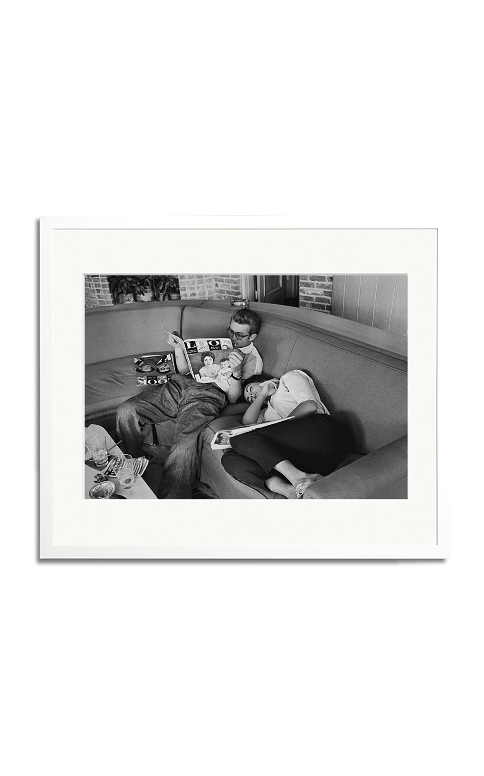 Sonic Editions James Dean And Liz Taylor Relaxing On Set Print; 16x20 In White