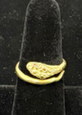 Blu Dog World Ring; Early 20 Th Century; 18k Snake With Red Enamel Eyes