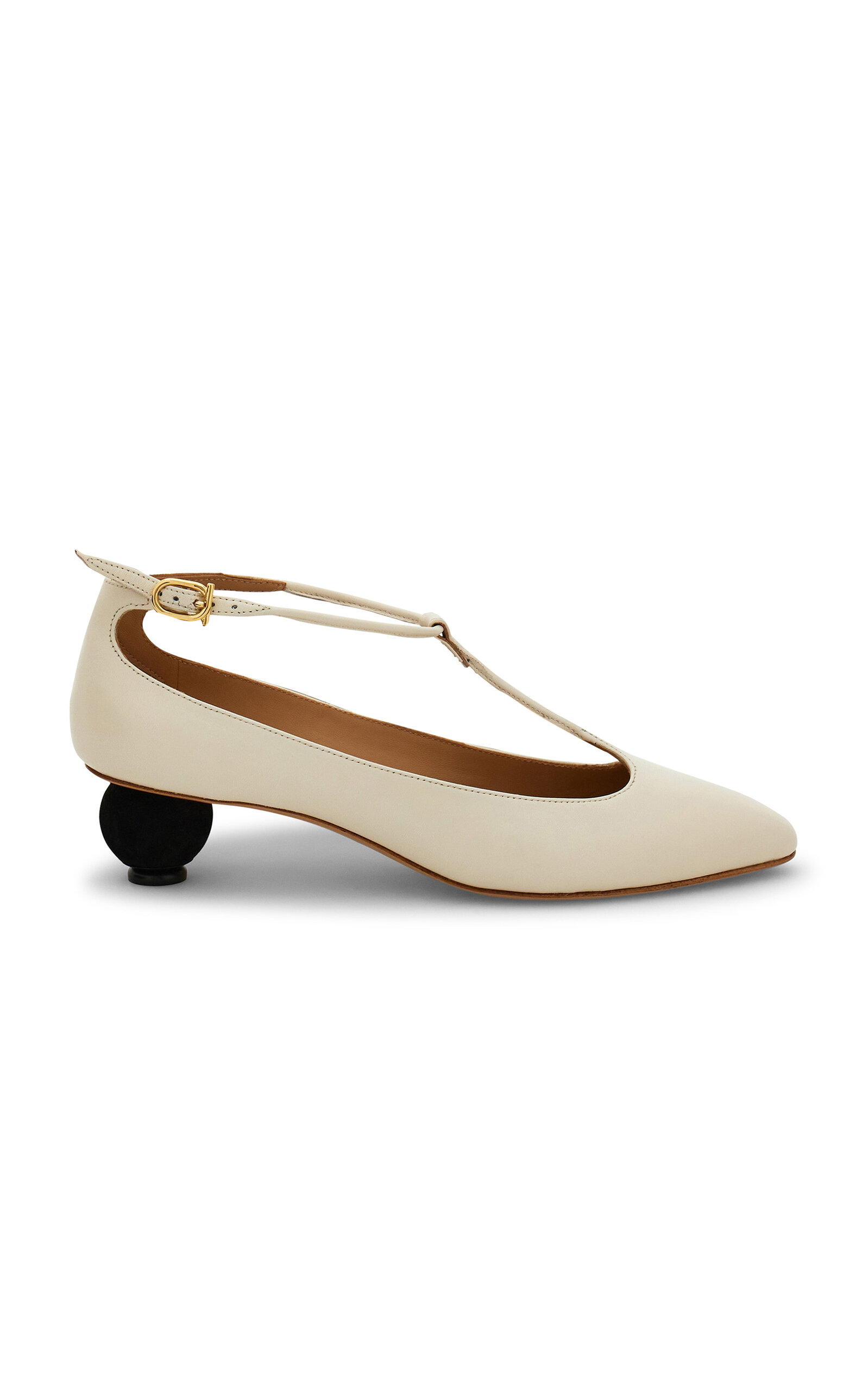 Ferragamo Tessie Leather Pumps In Neutral