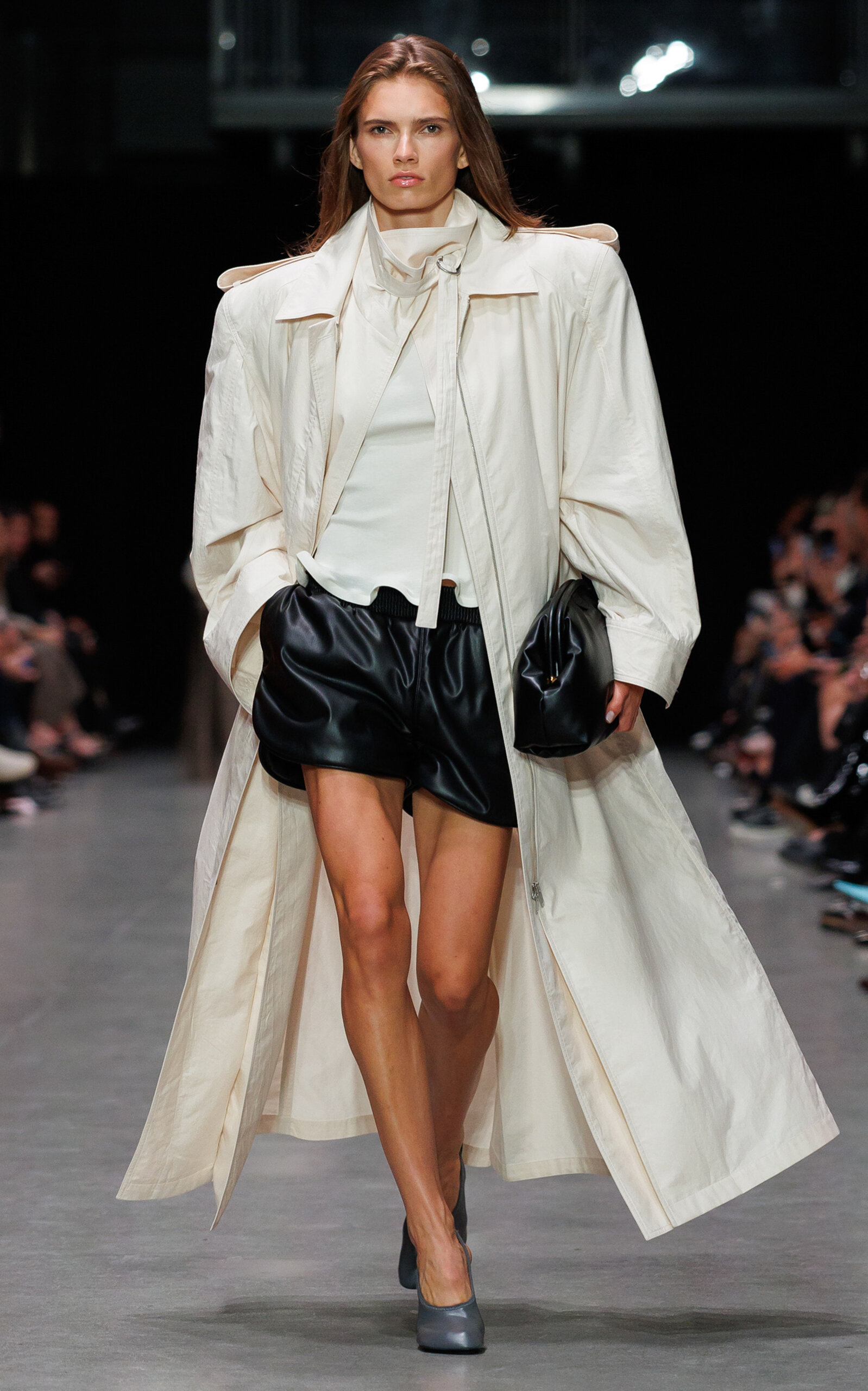 Stella McCartney Falabella Soft Padded Clutch With Chain - Black - OS