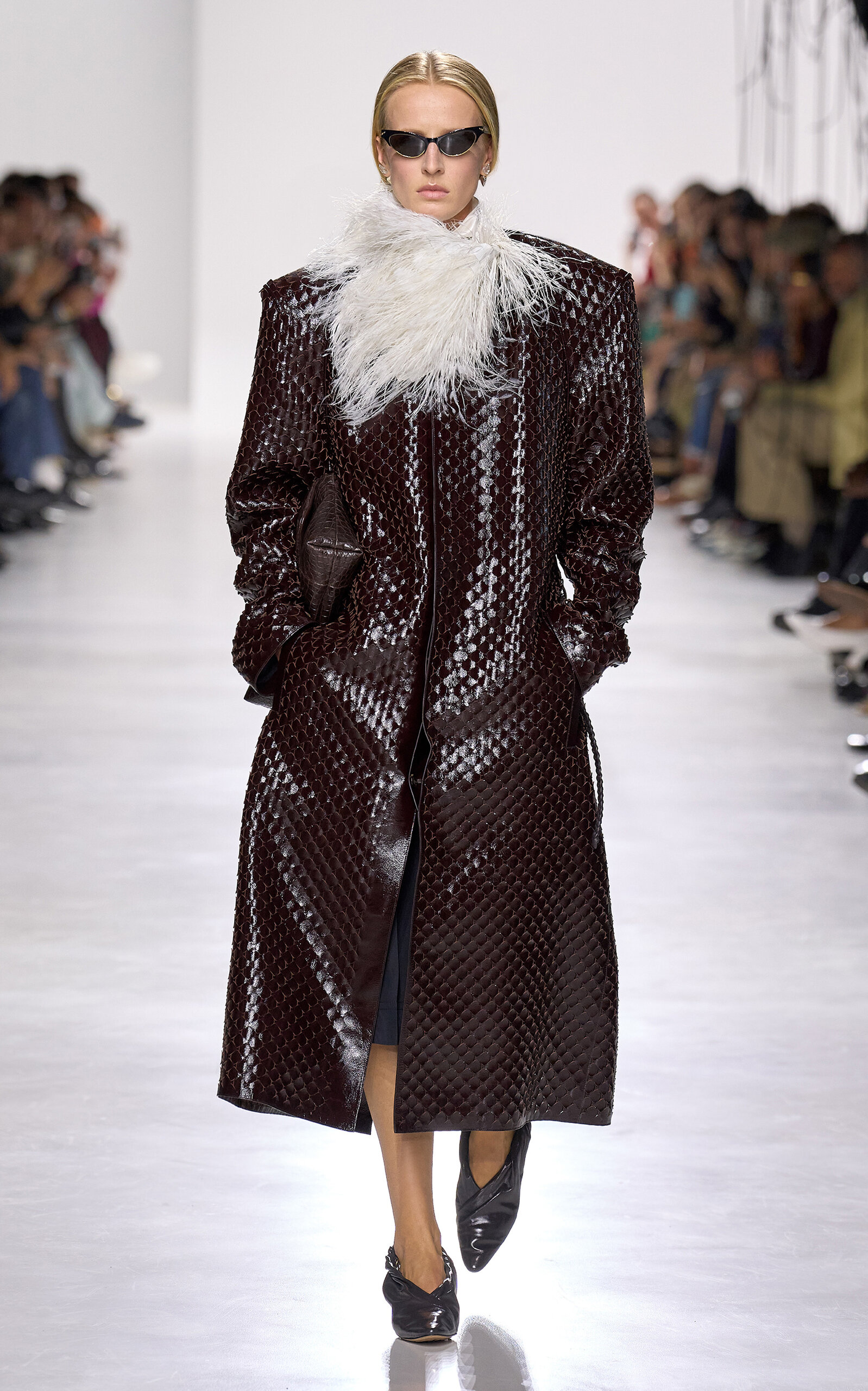 Bottega Veneta Nappa Leather And Feathers Scarf In White