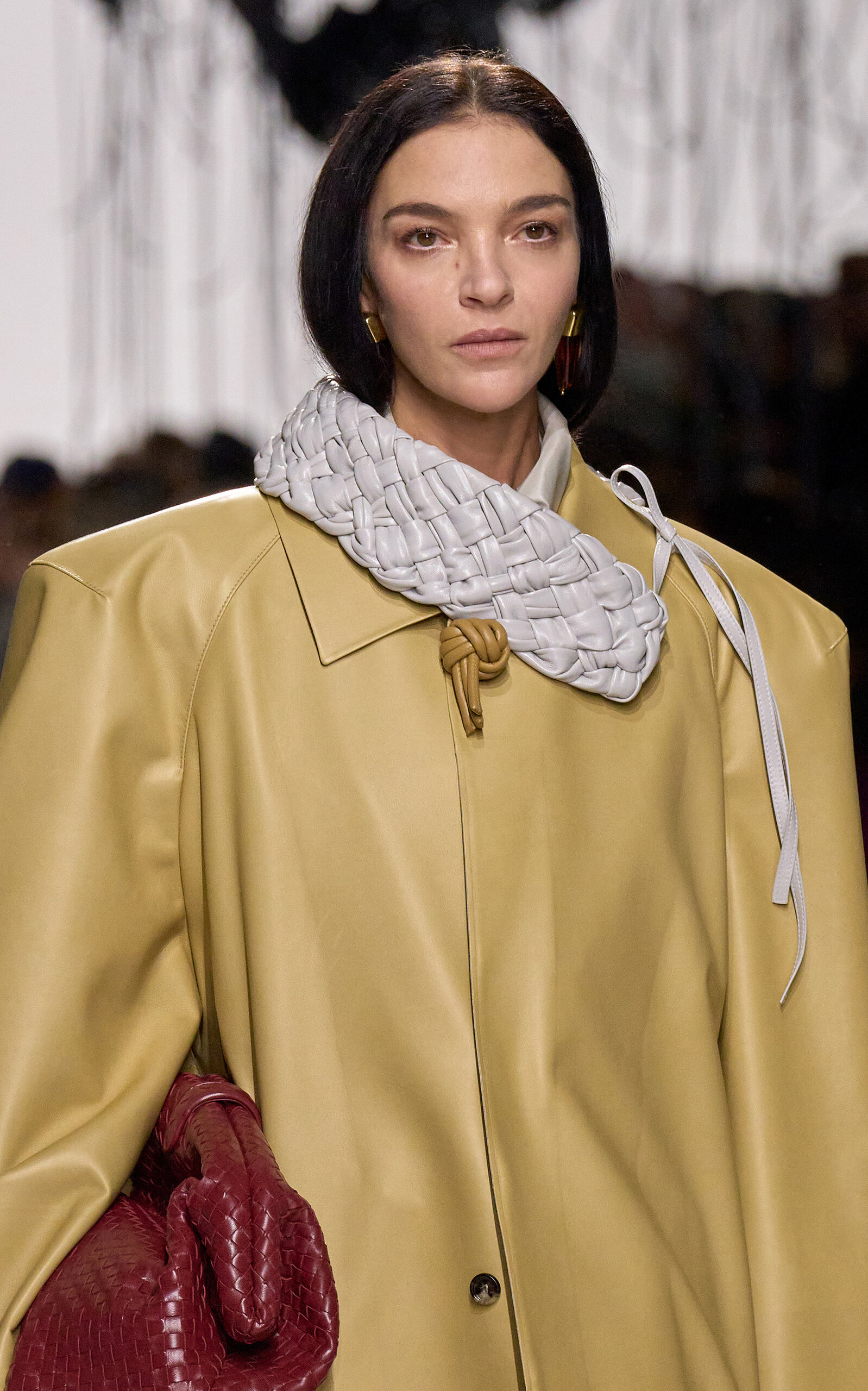 Bottega Veneta Kalimero Leather Collar In Gray