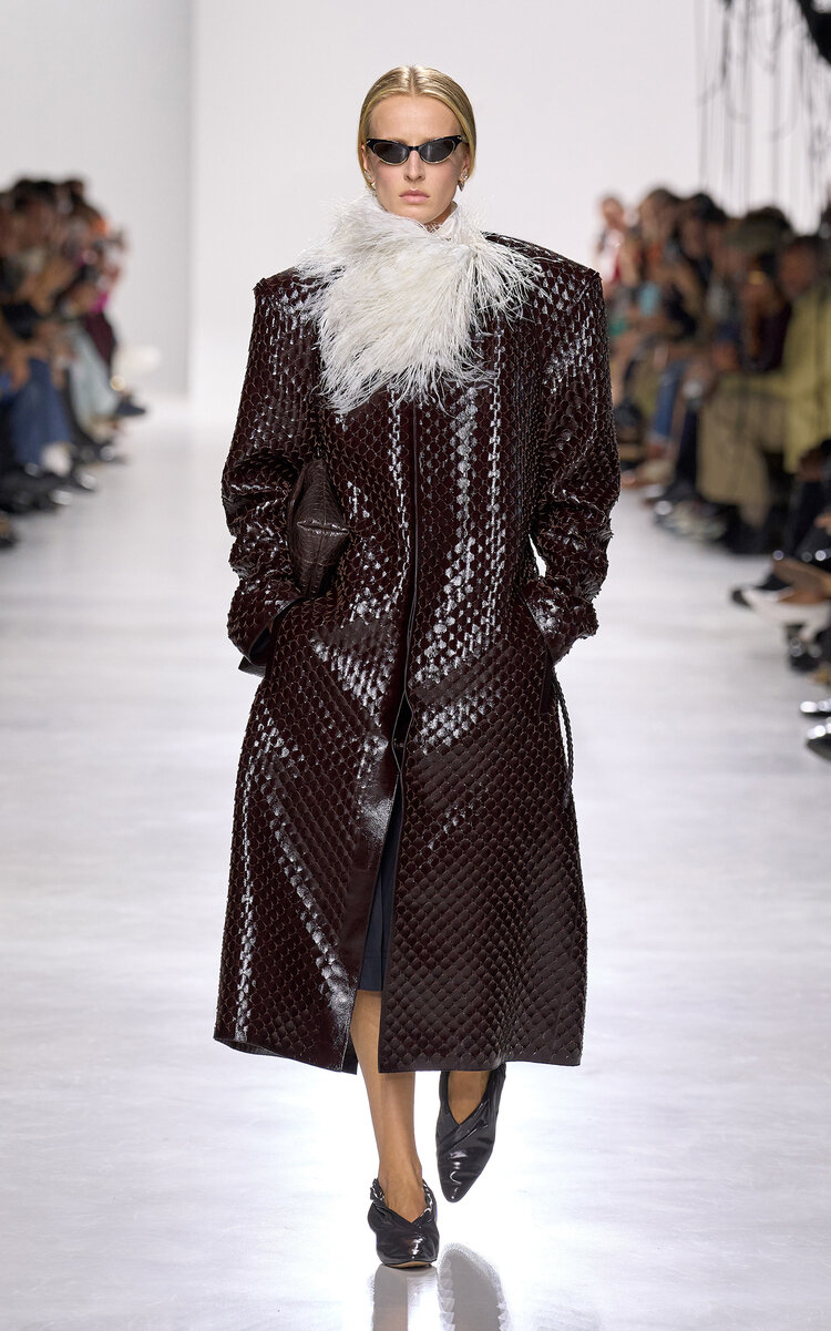 Bottega Veneta Shiny Intreccio Leather Coat In Black