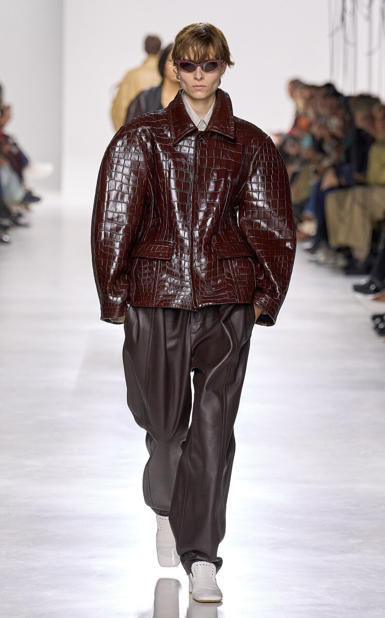 Bottega Veneta Shiny Lambskin Leather Wide-leg Pants In Red