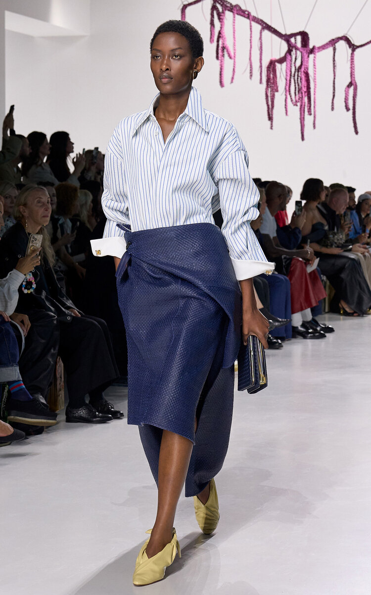 Bottega Veneta Mini Intrecciato Leather Midi Skirt In Blue