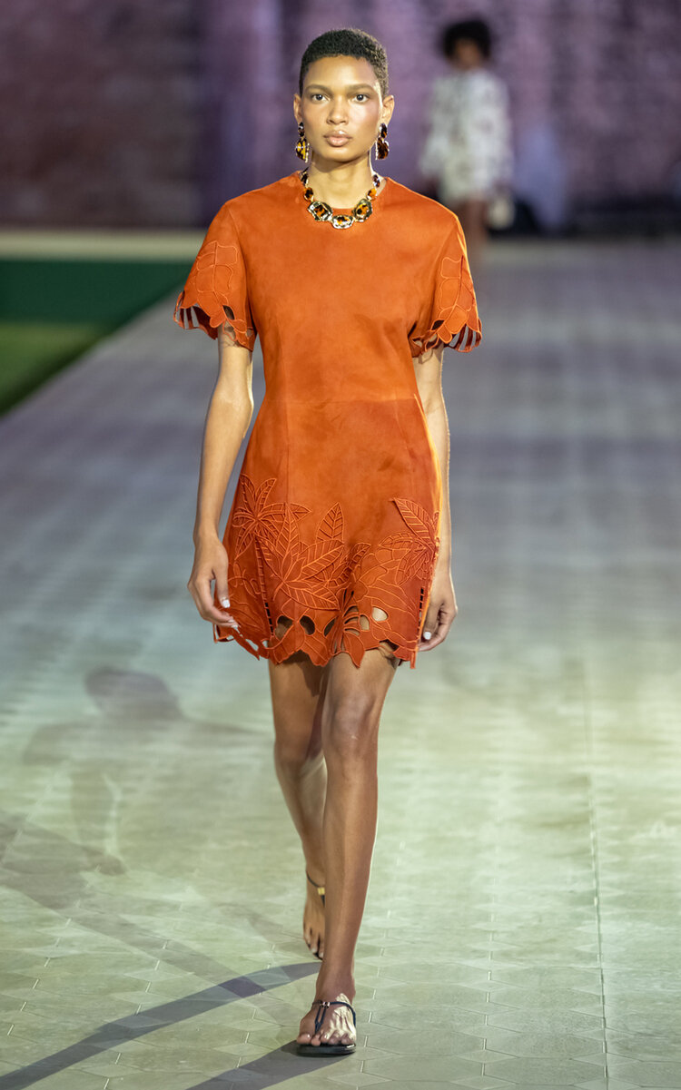 Oscar De La Renta Moda Operandi In Red