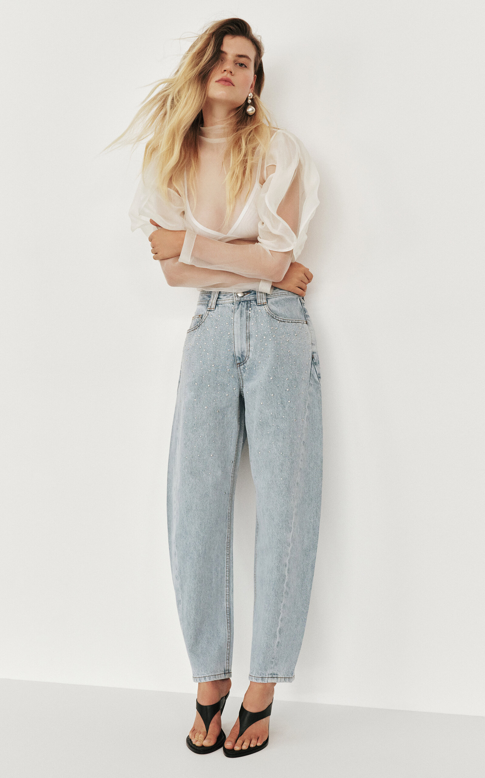 Aje Moda Operandi In White