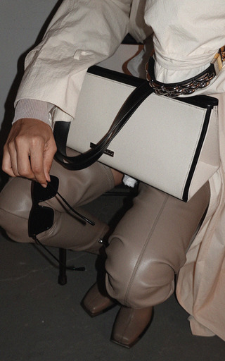 Peter Do x Medea Contrasting Leather Baguette Shoulder Bag展示图