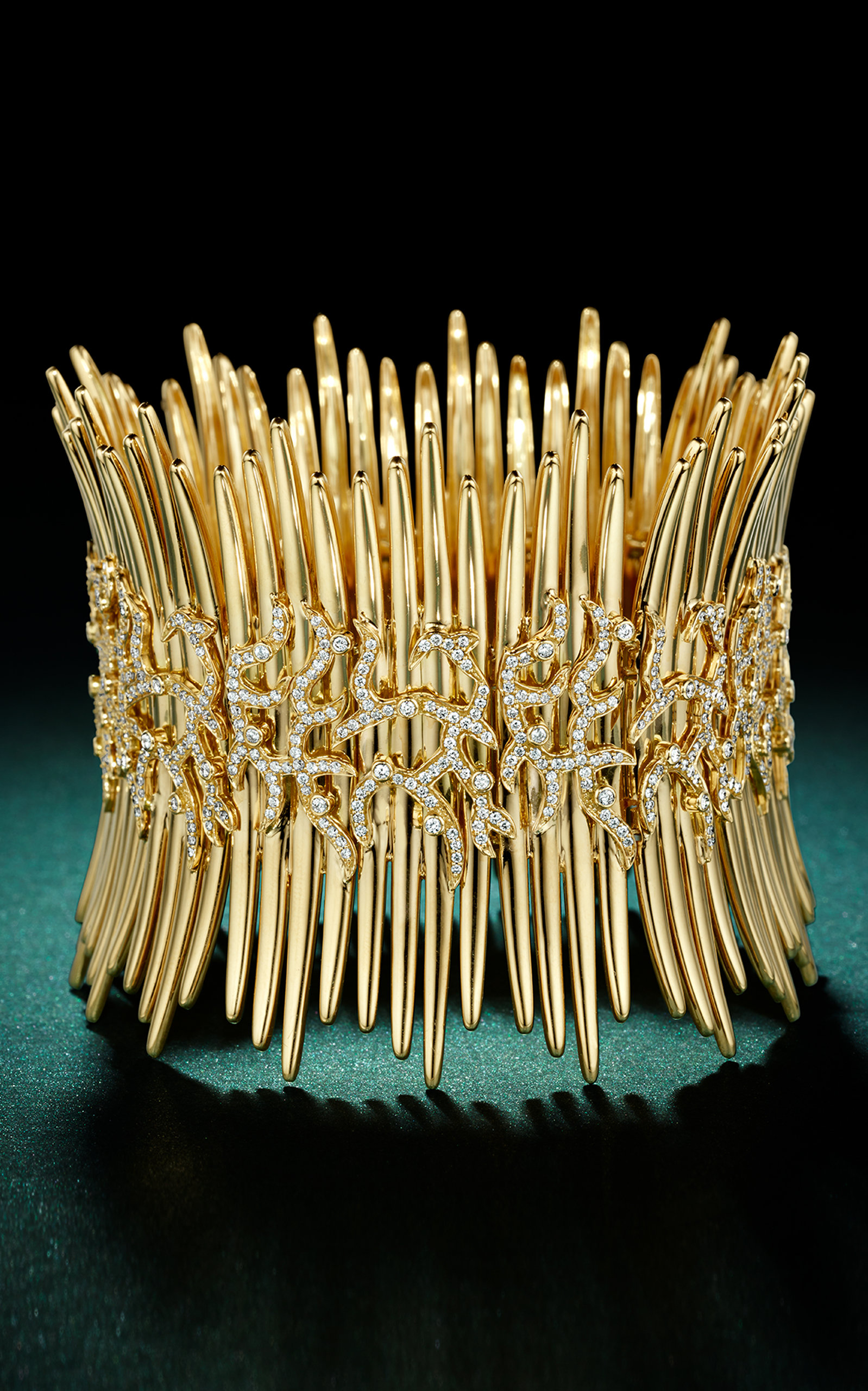 HUEB WOMEN'S 18K YELLOW GOLD TRIBAL COLLAR NECKLACE WITH DIAMONDS