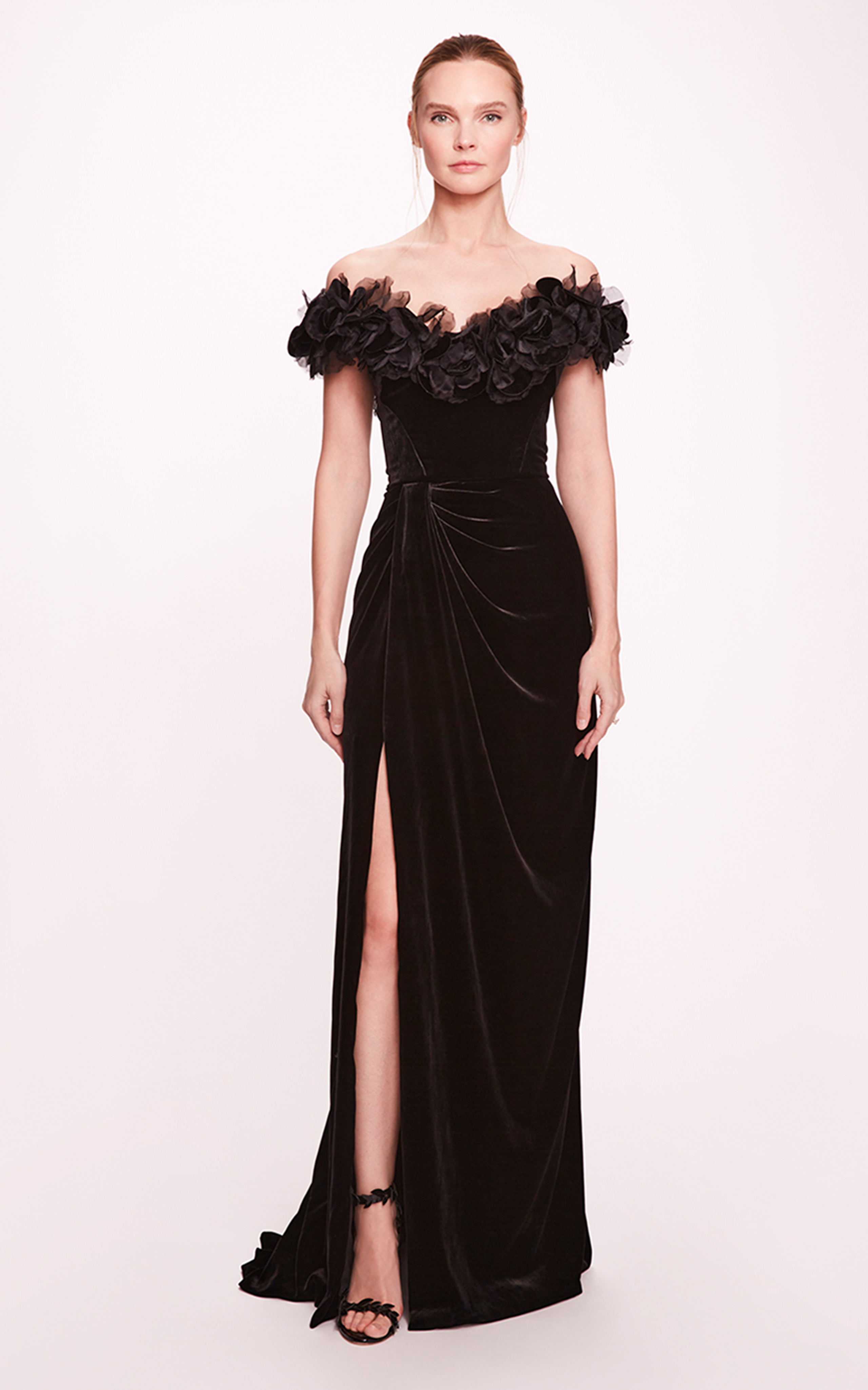 MARCHESA WOMEN'S GATHERED VELVET GOWN WITH FLORAL DETAIL
