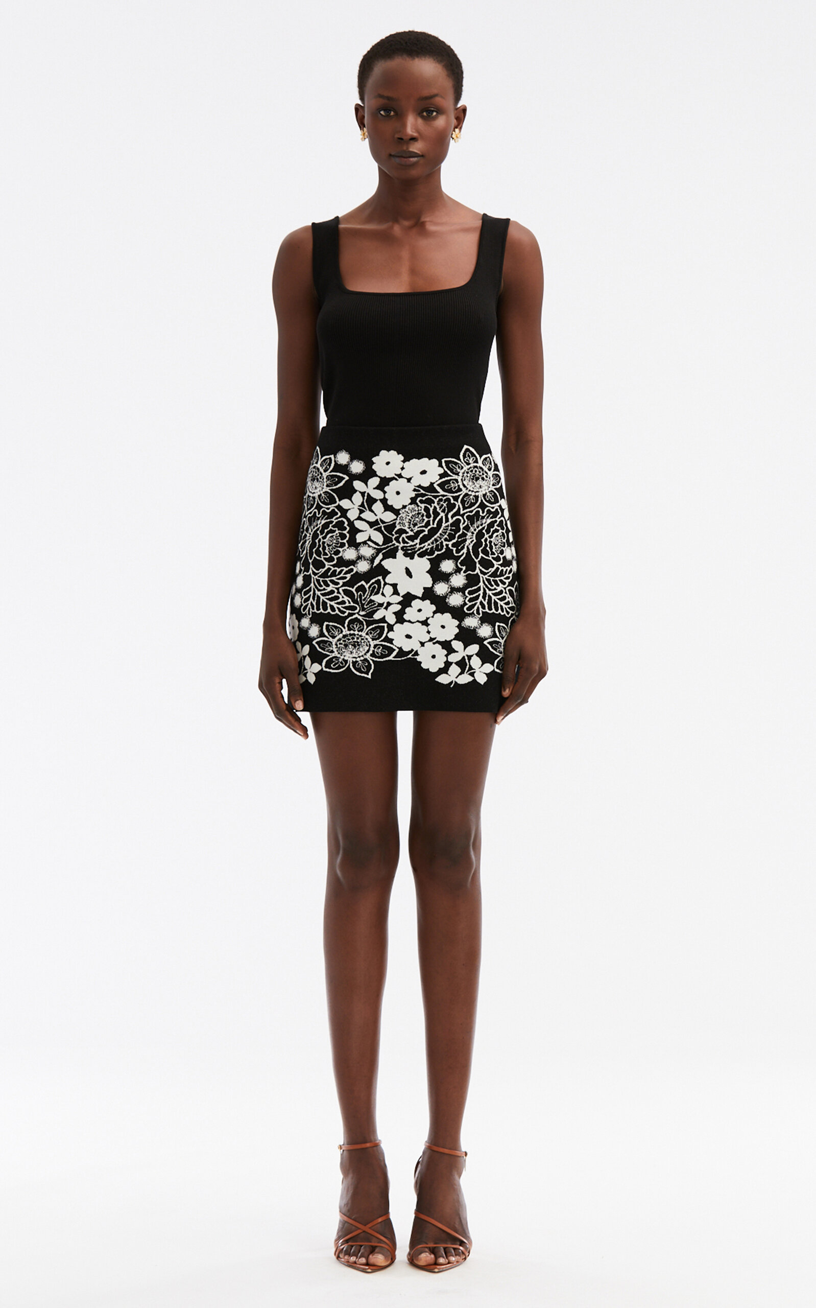 Oscar De La Renta Mixed Botanical Jacquard Mini Skirt In Black,white